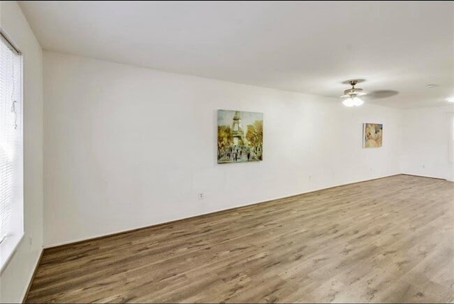 Foto del edificio - 9303 Hammerly Blvd