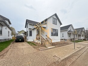 Building Photo - 809 Cora St