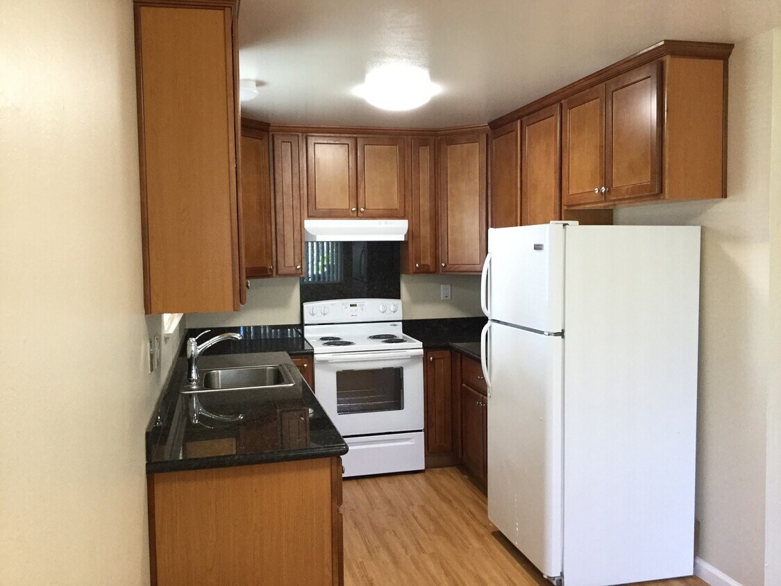 Foto principal - 4479 Central Avenue