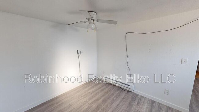 Foto del edificio - 756 1/2 Maple Street Unit B