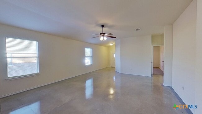 Foto del edificio - 111 Carol Ave