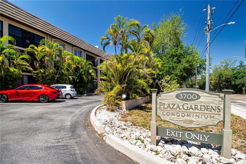 Foto principal - 3700 S Osprey Ave