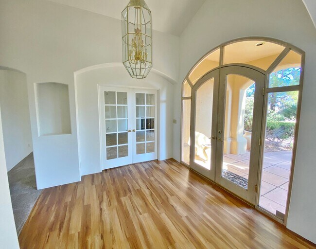 Building Photo - HOUSE - WEST SEDONA - GATED COMMUNITY