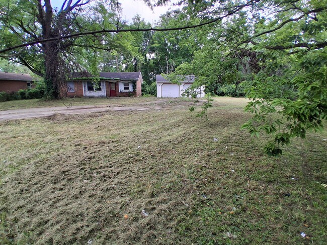 Building Photo - 903 S Tennessee Ave