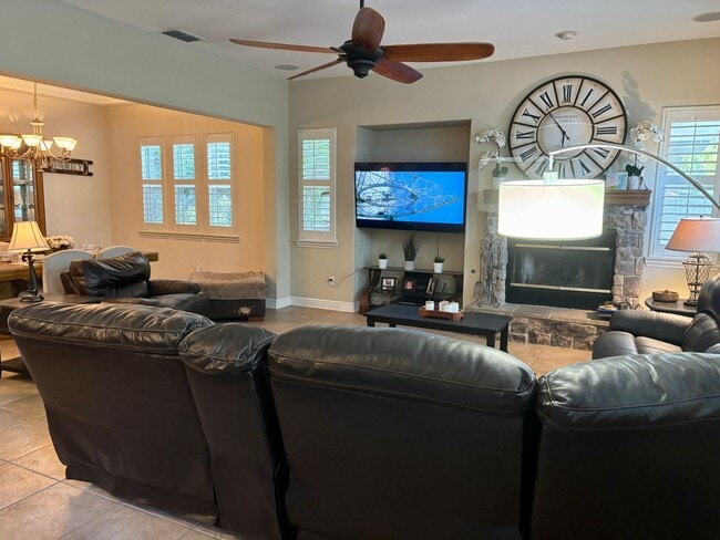 Foto del edificio - 5/3 (3521 sqft)-Pool, Firepit, Dog Run, Ou...