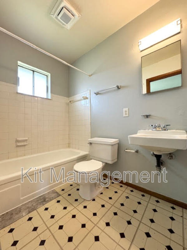 Foto del edificio - 5517 Douglas Rd