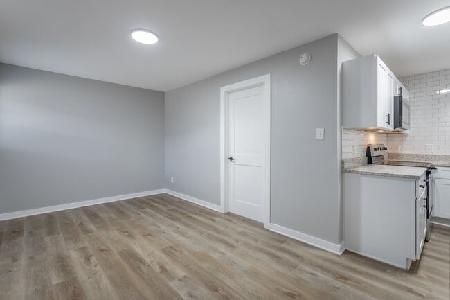 Foto del edificio - Renovated modern 1 bedroom, 1-bathroom apa...