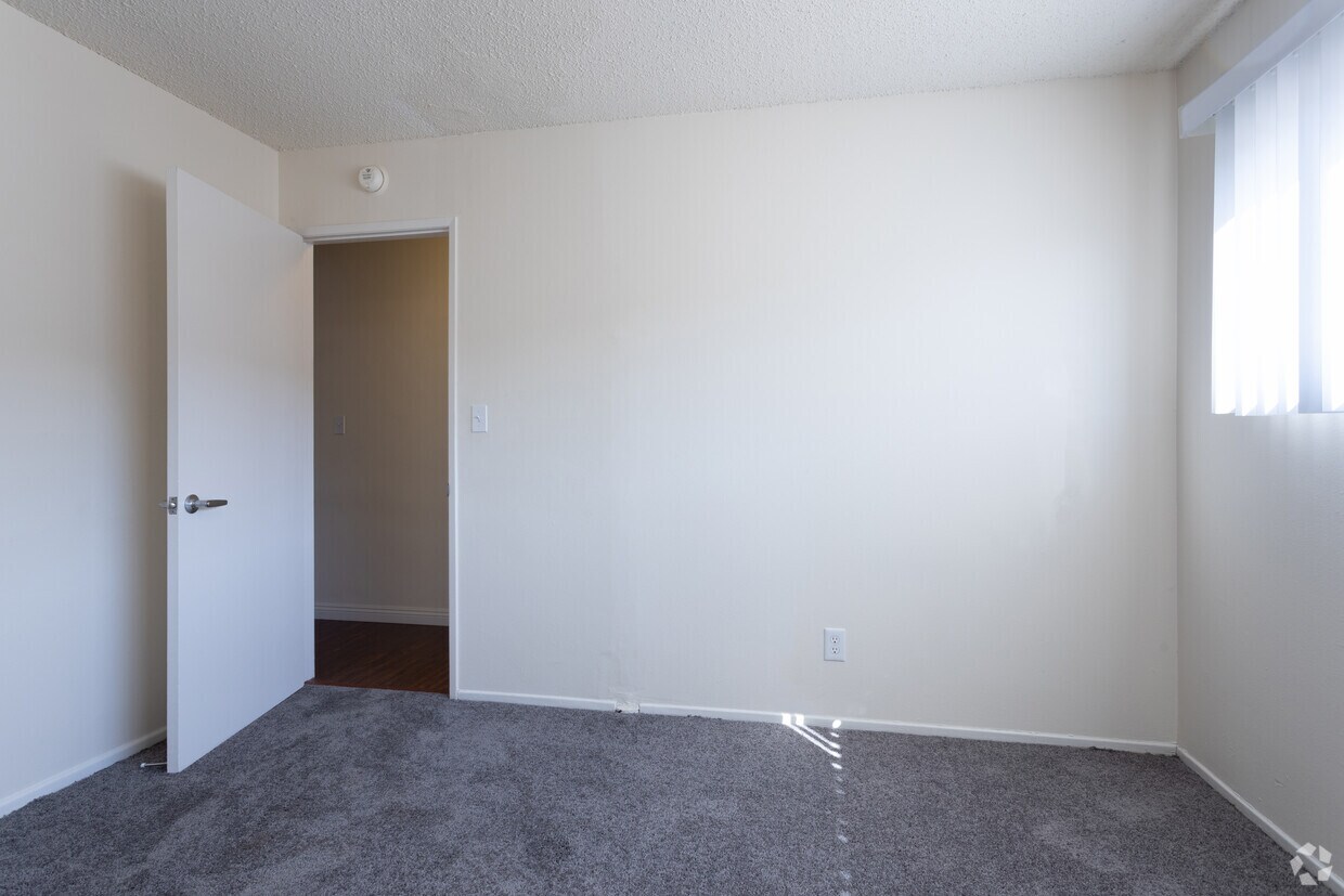 Spencer Arms Apartments in Torrance, CA Westside Rentals