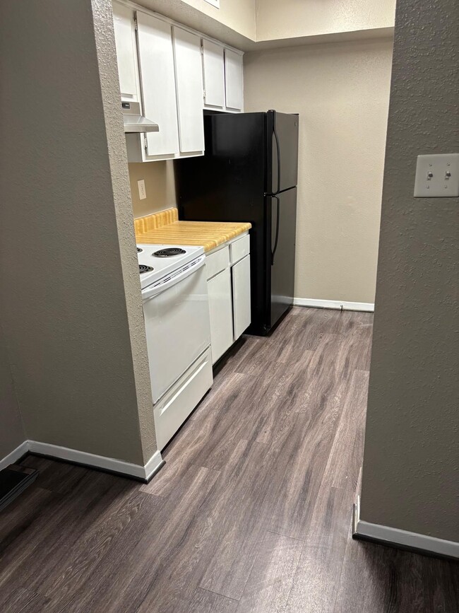 Foto del edificio - 9350 Country Creek St
