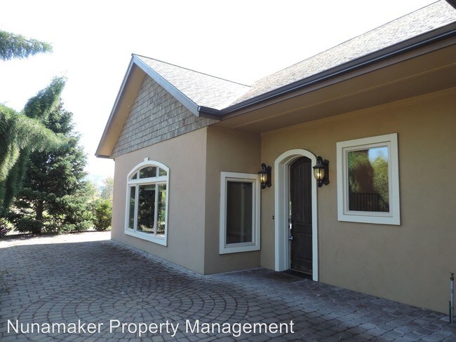 Building Photo - 5 br, 3 bath House - 3940 Hays Drive