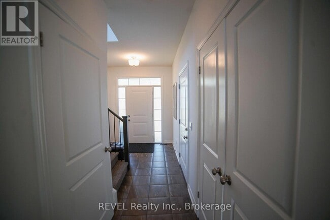 Building Photo - 55 Pierpoint Dr