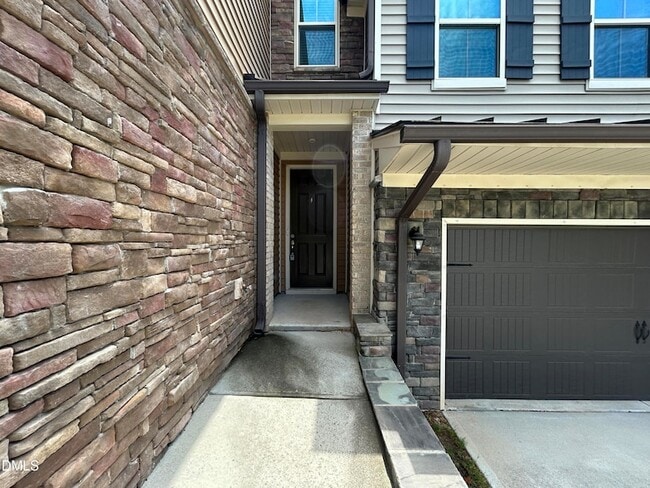 Building Photo - 735 Lampwick Ln