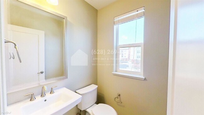 Building Photo - 3 br, 3.5 bath Townhome - 5886 Smoky Quart...