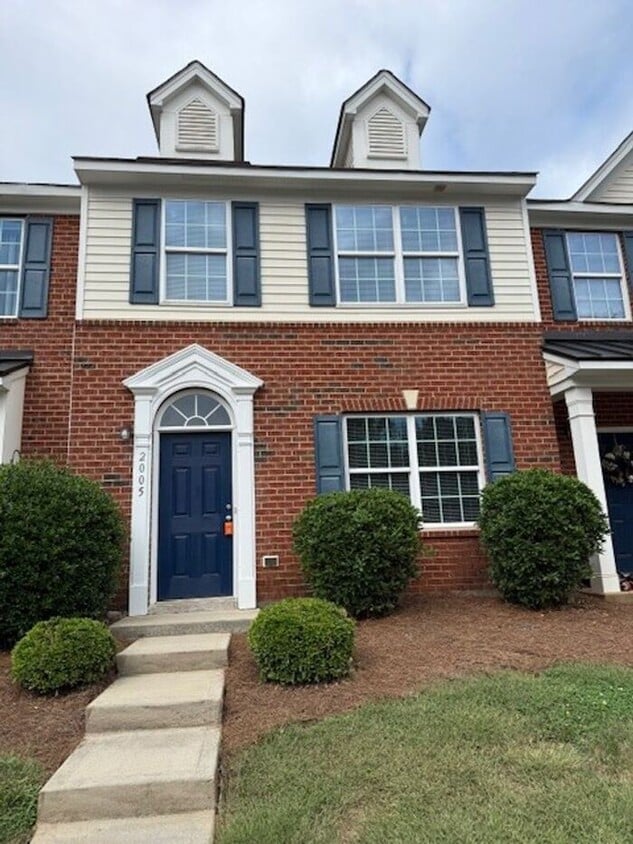 Primary Photo - $500 Off First Full Months Rent