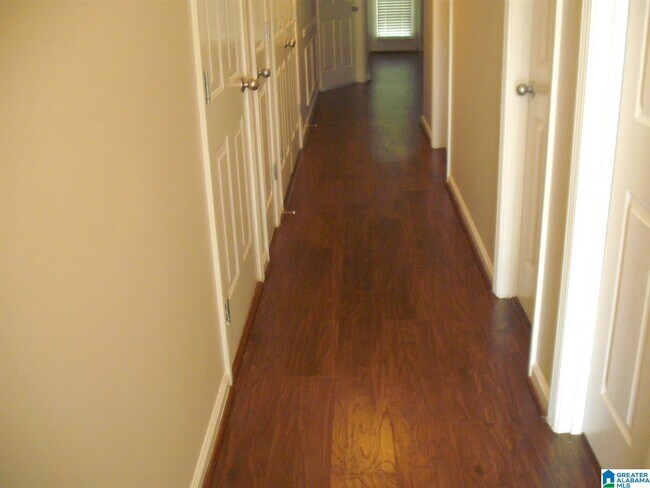 Foto del edificio - 581 Cahaba Manor Dr