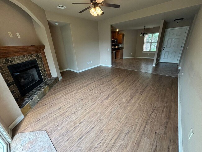 Building Photo - Clabber Creek Subdivision!! Worry Free Law...