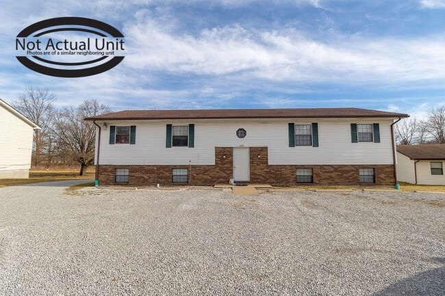 Building Photo - 420 NE Park Ln
