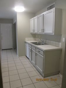 Kitchen - 128 W Way Dr