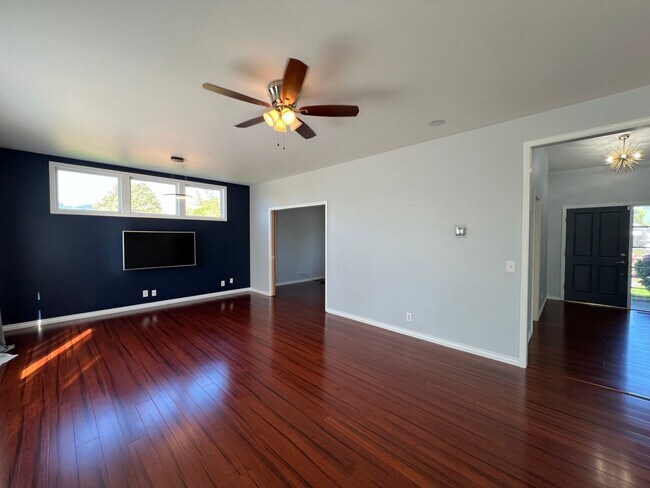 Foto del edificio - 1592 Kingston Way
