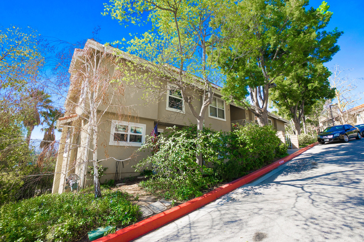 Apartments Near Simi Valley