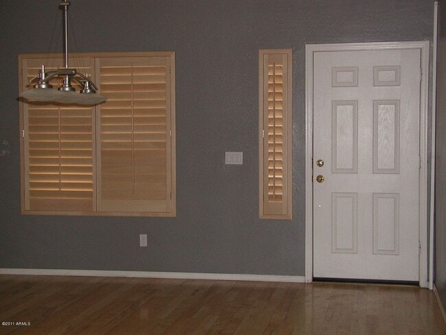 Building Photo - Charming 5 Bed 3 Bath Laveen home