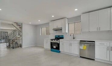 Building Photo - 25 Geyser Dr