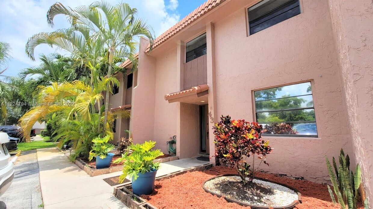 43 Seville Cir, Davie, FL 33324 Townhome Rentals in Davie FL