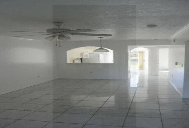 Foto del edificio - 925 NE 34th Ave