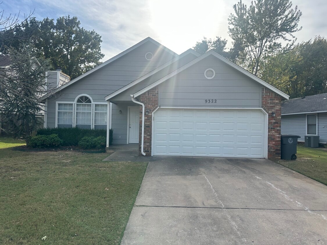 Primary Photo - 9322 E 92nd St S