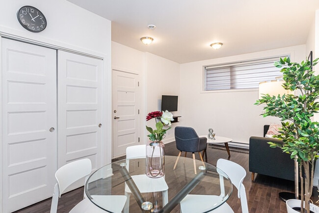 Photo du bâtiment - 3505 Rue De Bullion