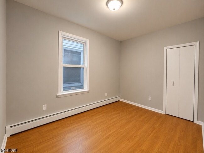 Building Photo - 1110 Hampton Pl