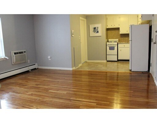 Building Photo - 210 Hillside Ave