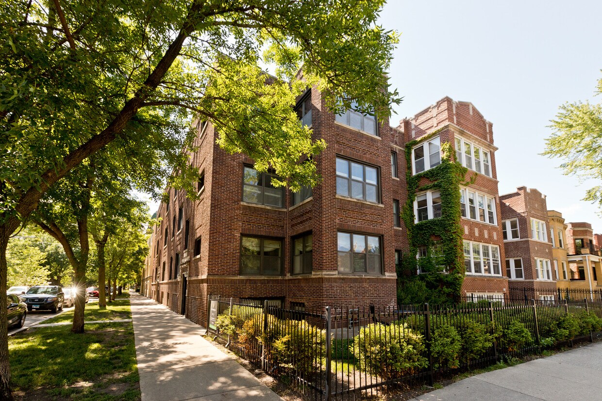 2610 W Leland Ave Unit 3, Chicago, IL 60625 Condo for Rent in Chicago