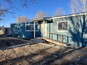 Building Photo - 1006 Cedar St