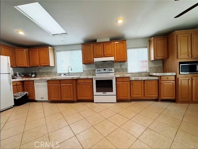 Foto del edificio - 1053 Deercrest Dr