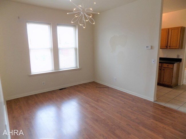 Building Photo - 4316 McRee Ave