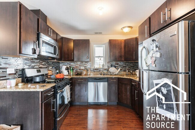Foto del edificio - 3048 N Kimball Ave