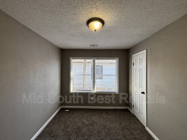 Foto del edificio - 1220 Parkway Dr