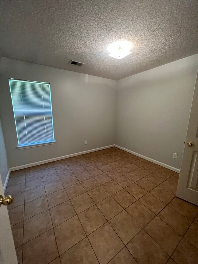 Foto del edificio - 4644 Willow Hill Ln