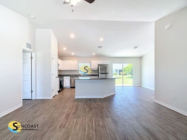 Foto del edificio - 22 Tropicana Parkway W