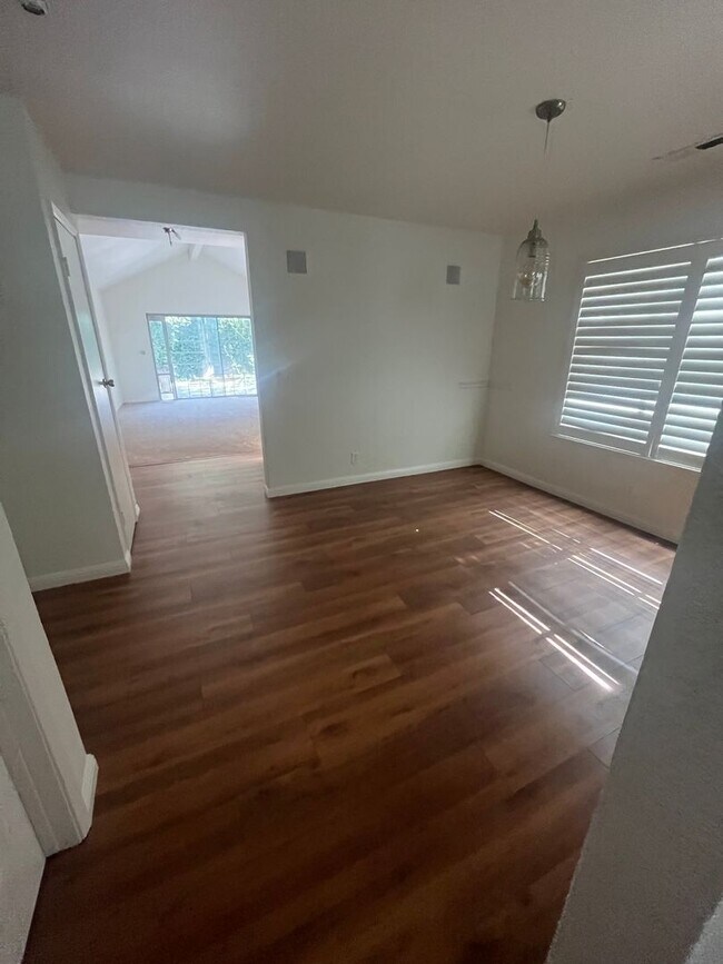 Foto del edificio - 1636 Brentwood Ln