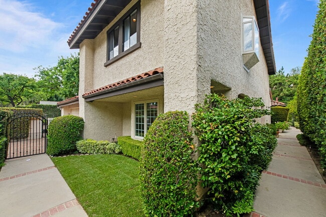 Building Photo - 4343 Park Fortuna