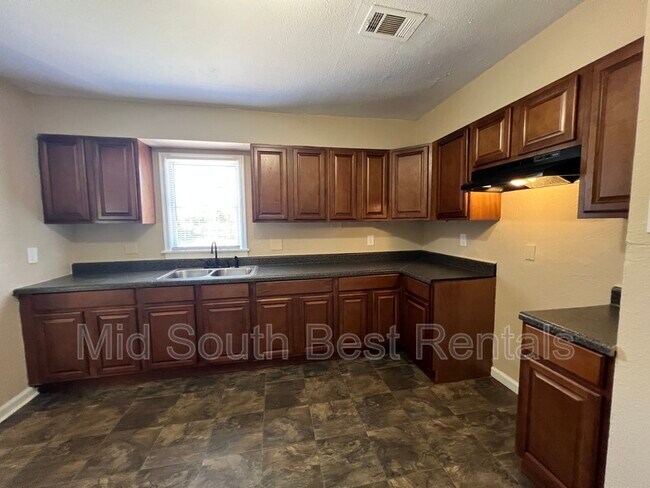 Foto del edificio - 740 Frayser Dr