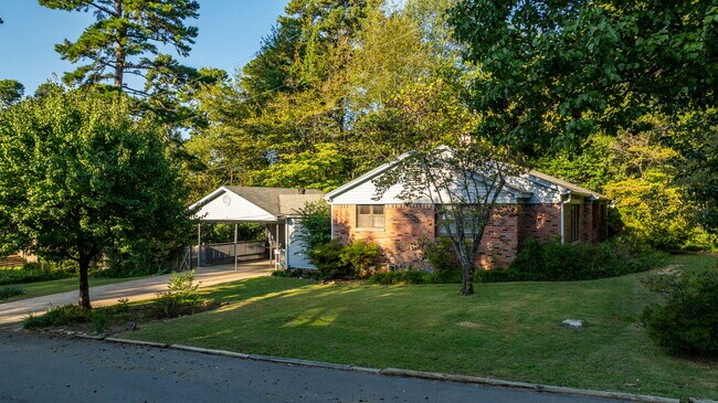 Foto del edificio - 2 Shannon Dr