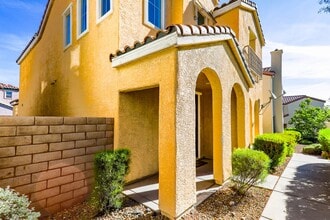 Building Photo - 12053 Hathaway Pines Dr