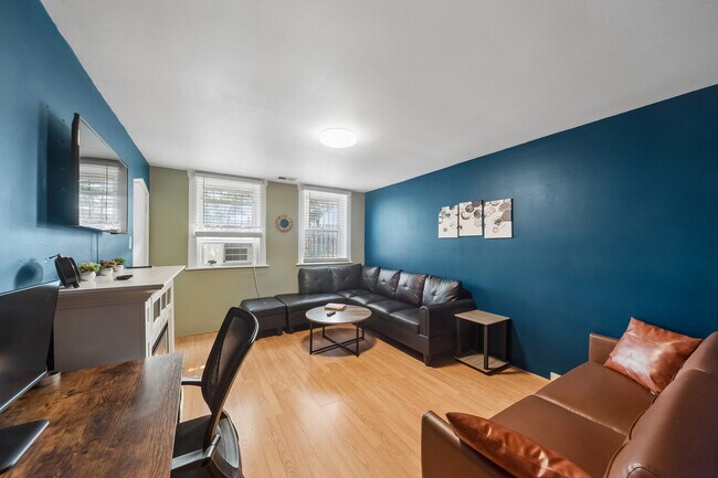 Building Photo - 2818 N Ashland Ave