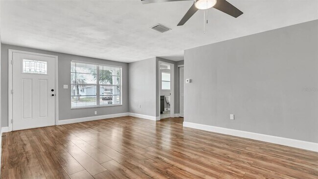 Building Photo - 9304 St Regis Ln