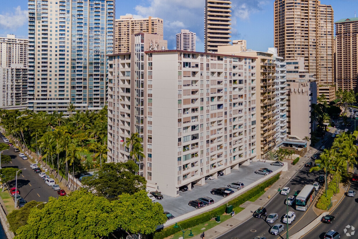 Harbor View Plaza Apartments in Honolulu, HI