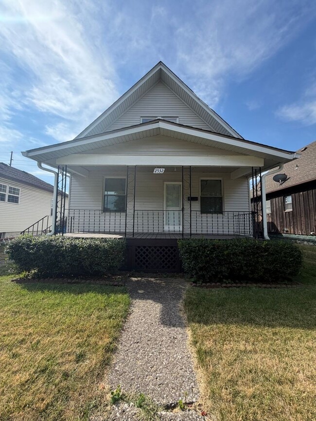 Building Photo - 2532 E 23rd St