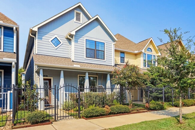 Foto del edificio - 213 W 26th St